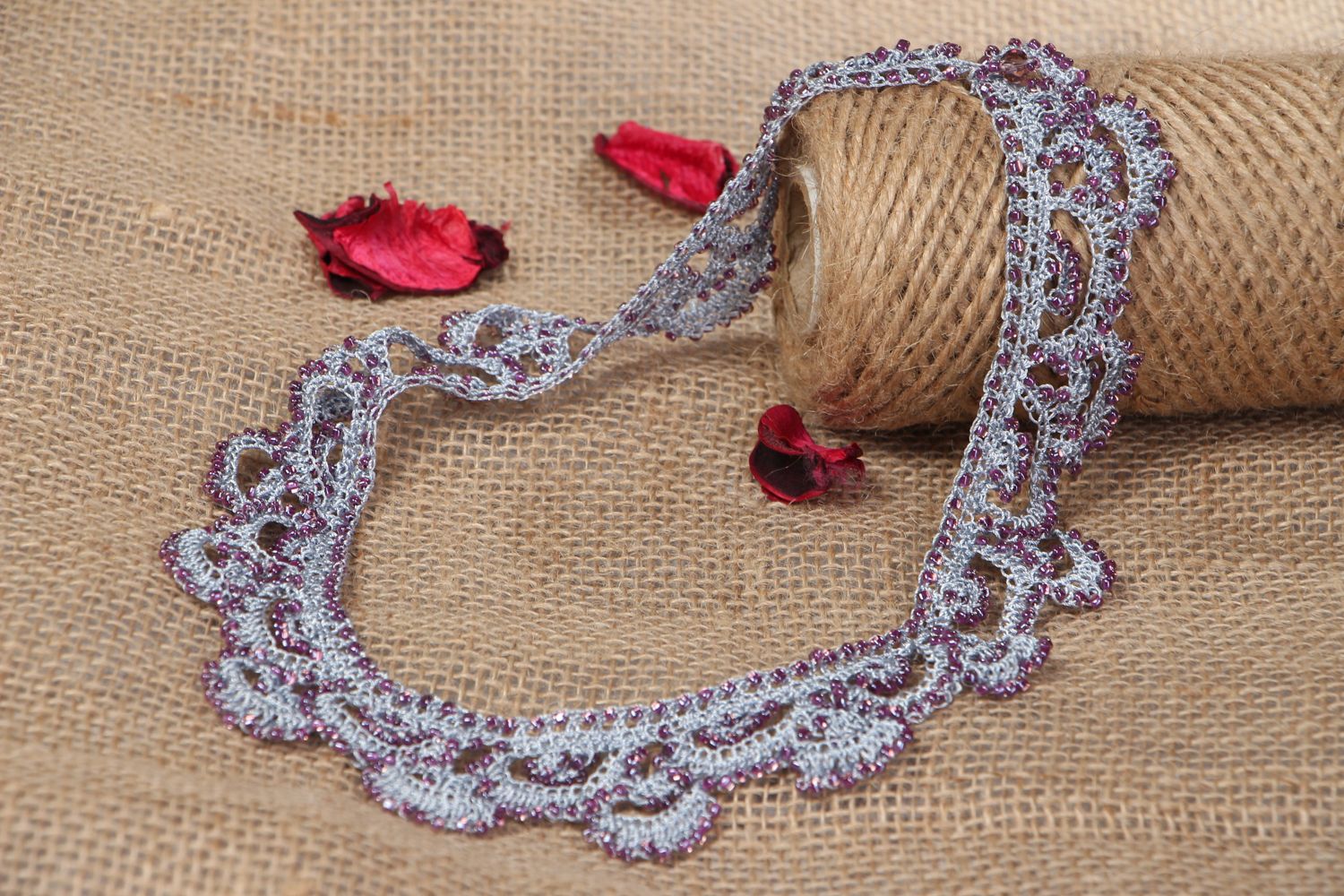 Light lacy crochet necklace photo 5