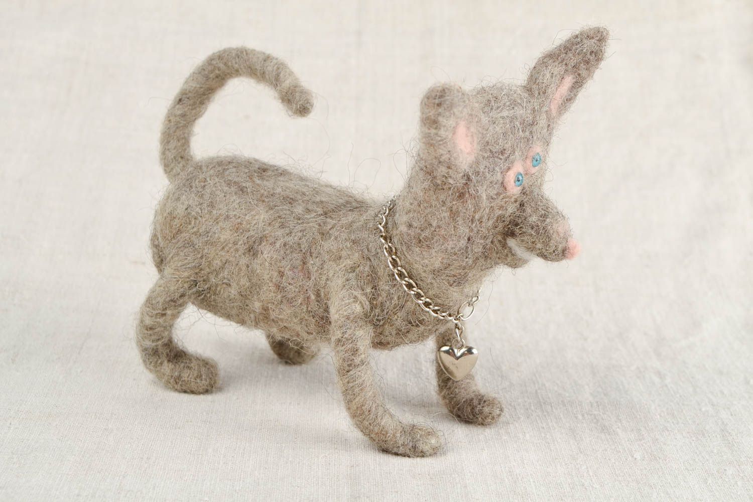 Muñeco de fieltro original juguete hecho a mano decoración de casa Perro gris  foto 1