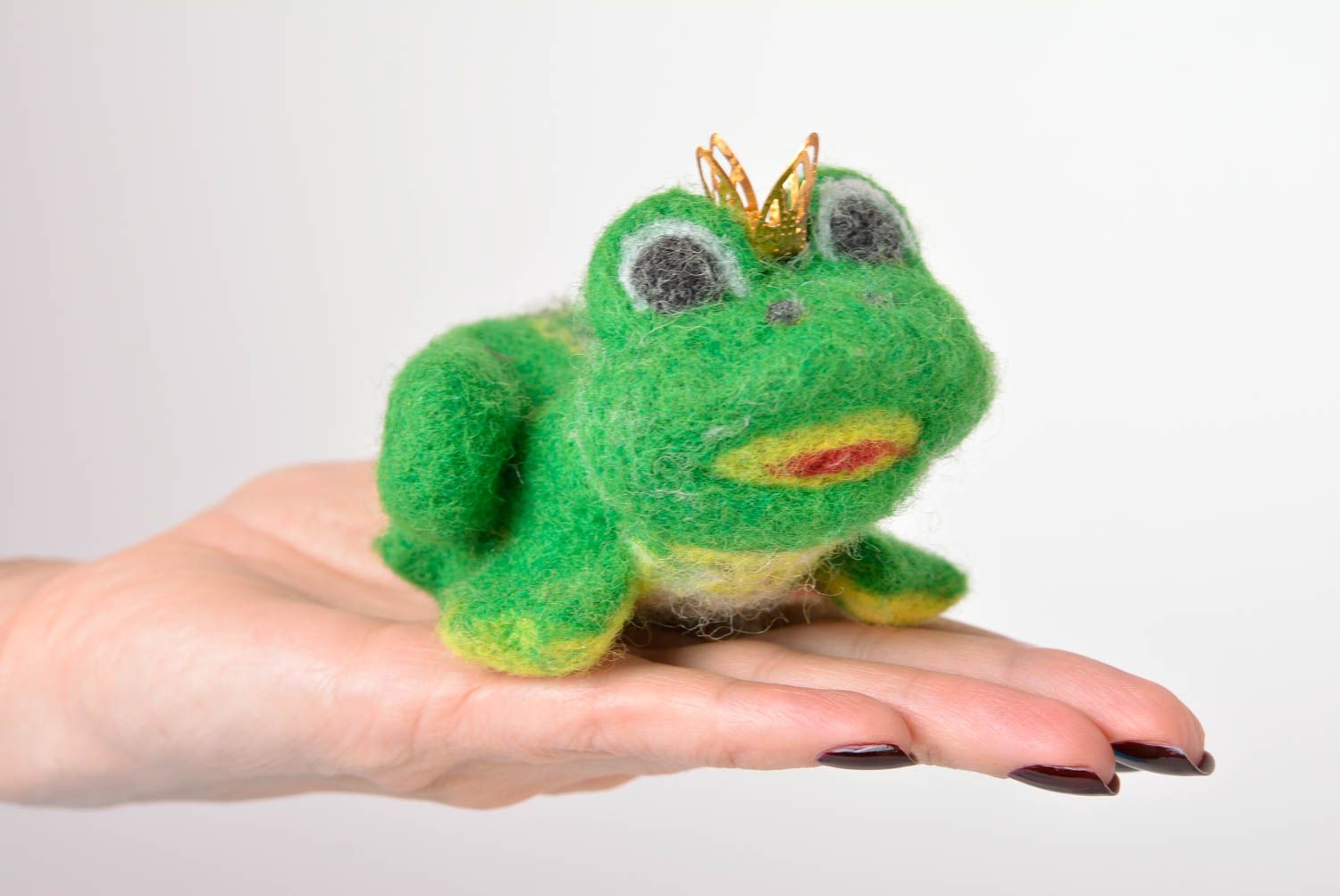 Handgemachte gefilzte Figur Frosch Spielzeug in Grün originelles Geschenk foto 2