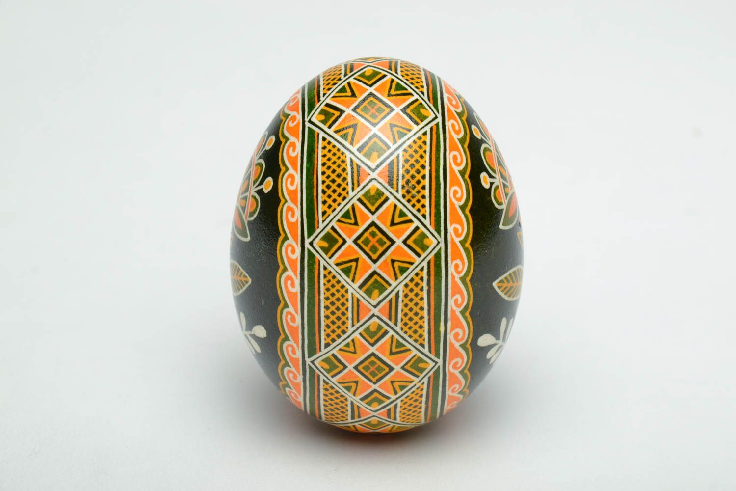 Oeuf de Pâques peint fait main avec symboles traditionnels en oeuf d'oie petit photo 3