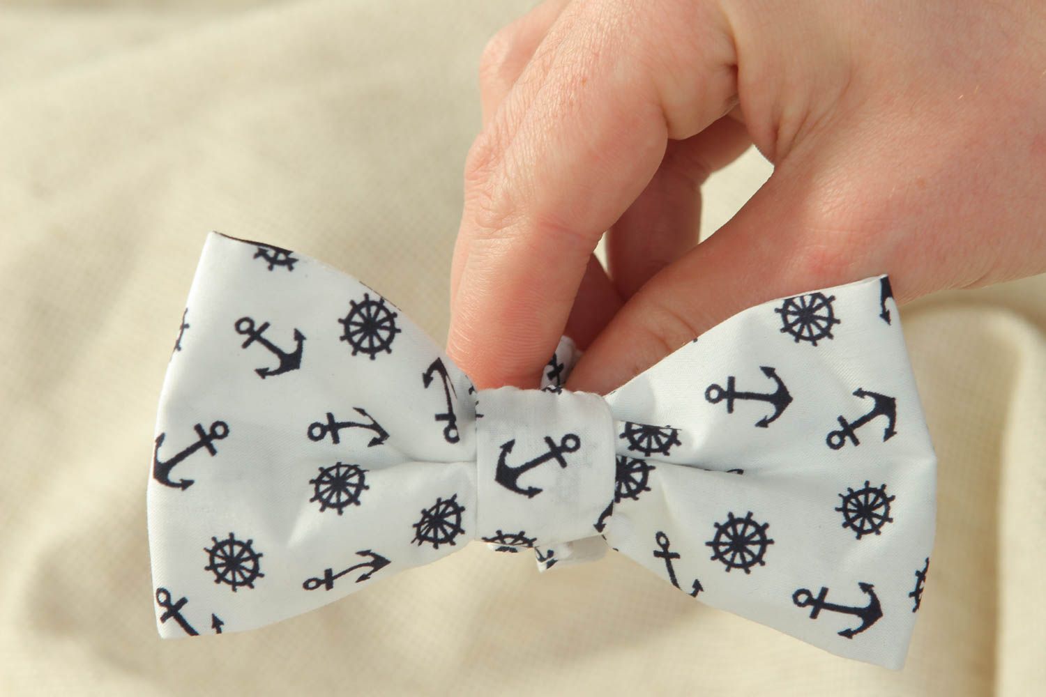 White cotton bow tie with anchors and steering wheels pattern photo 4