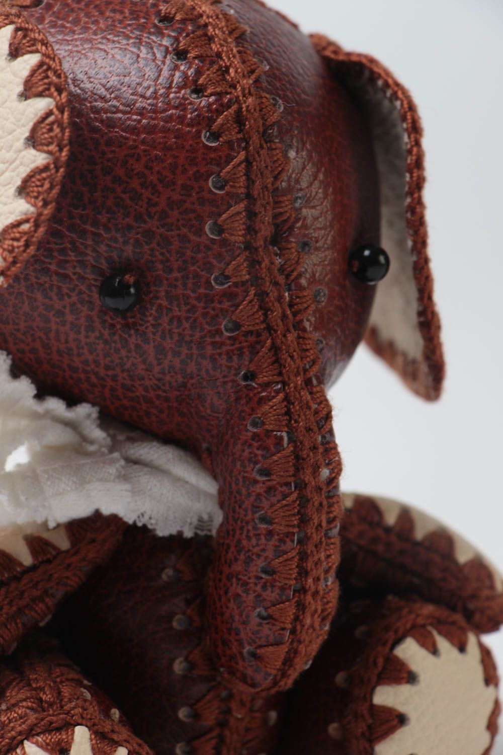 Peluche en cuir éléphant marron faite main originale cadeau pour enfant photo 3