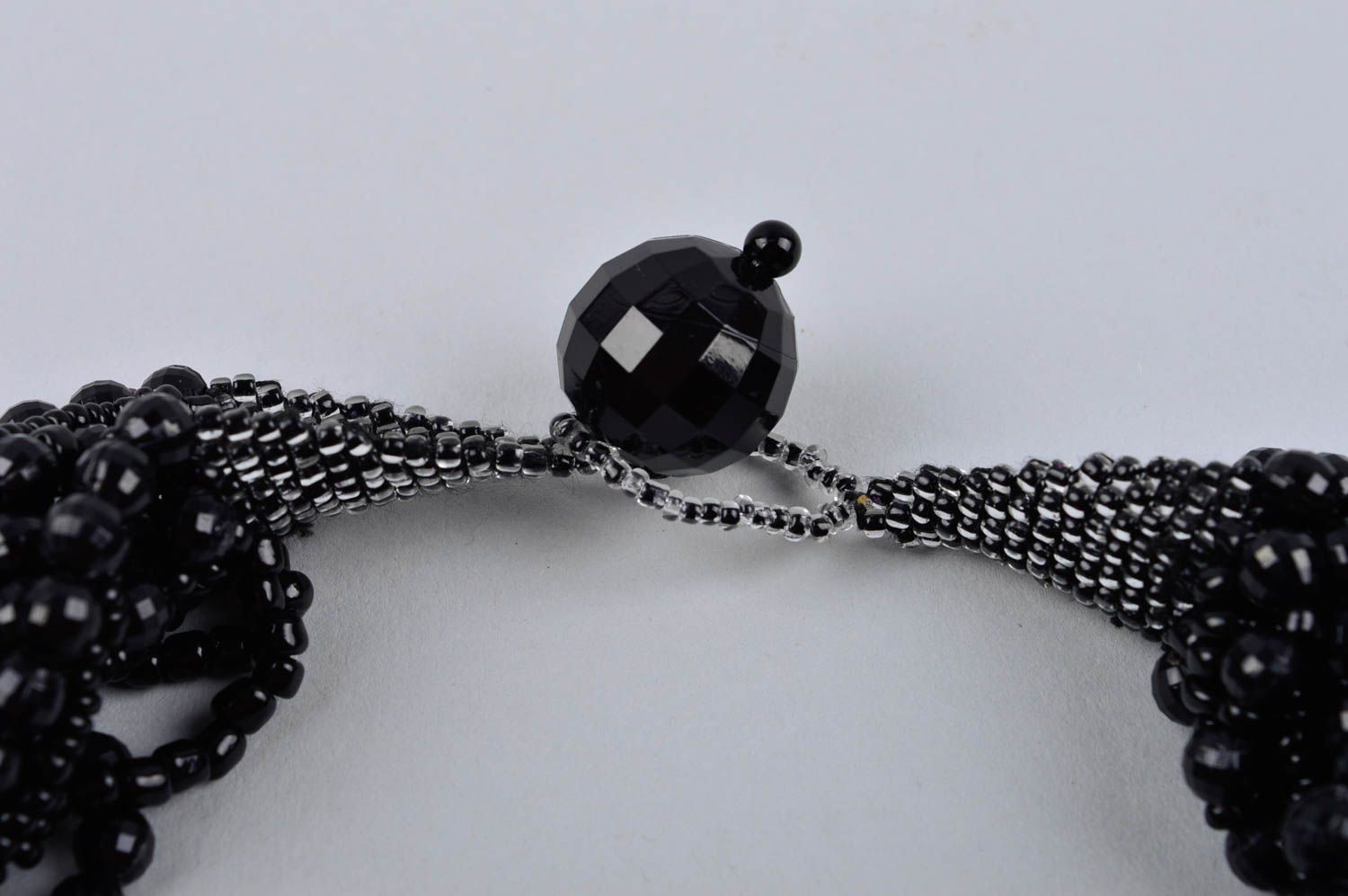 Черное украшение ручной работы массивное колье из бисера ожерелье из бисера фото 4