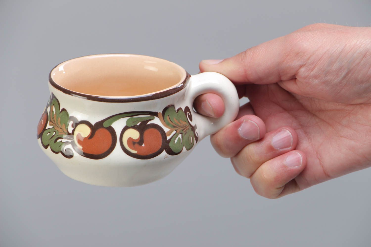 Глиняная чашка с росписью в этно стиле светлая необычная 80 мл ручной работы фото 5