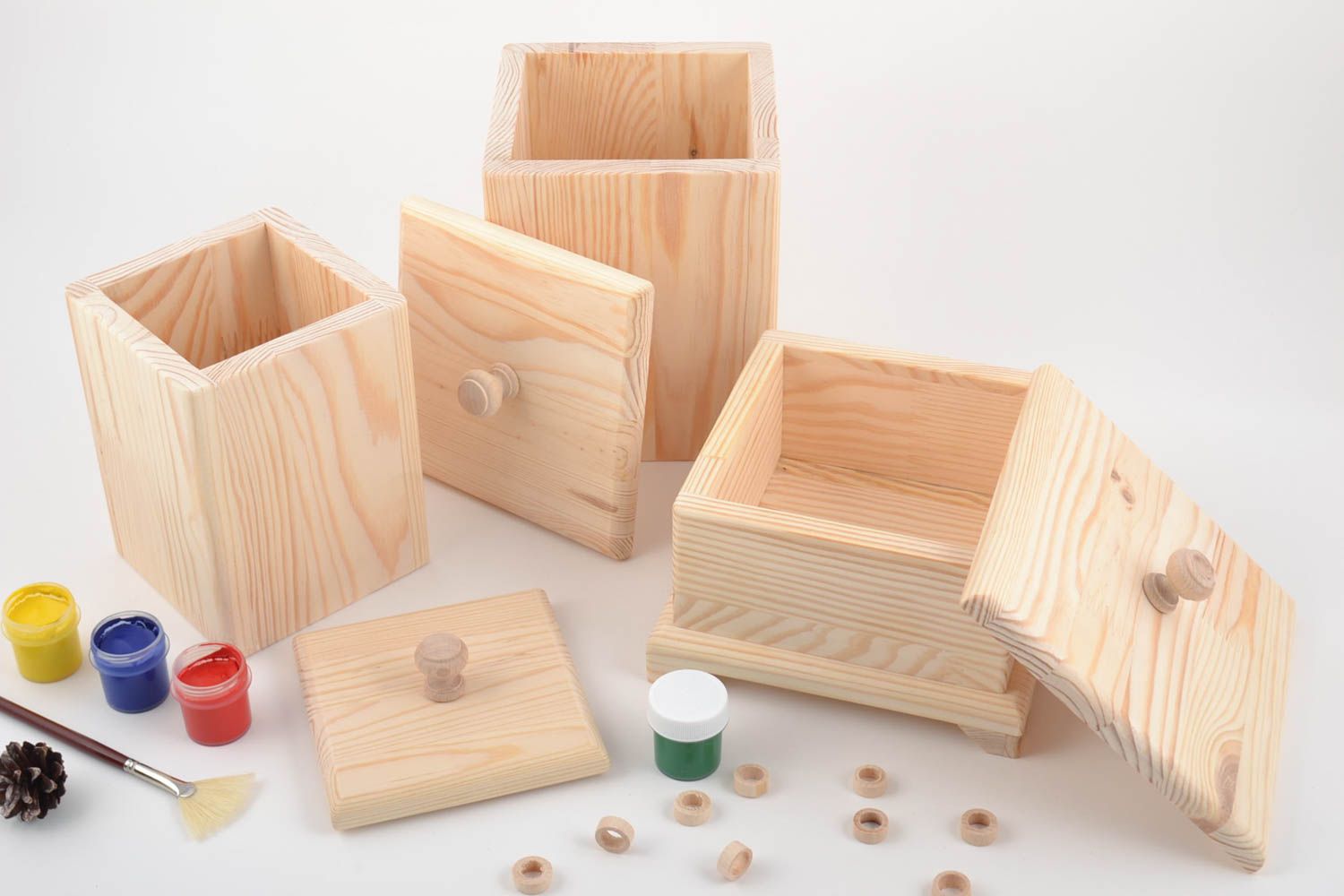 Ensemble de trois boîtes carrées en bois brut faites main à décorer soi-même photo 1