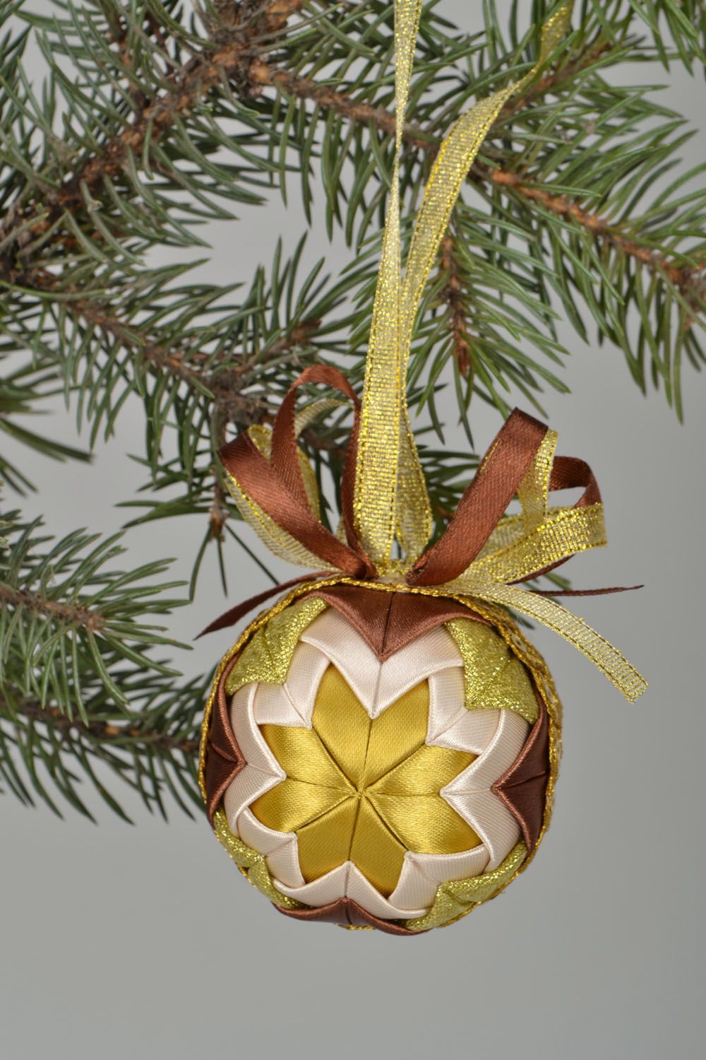 Bola de Natal de cetim artesanal  foto 1