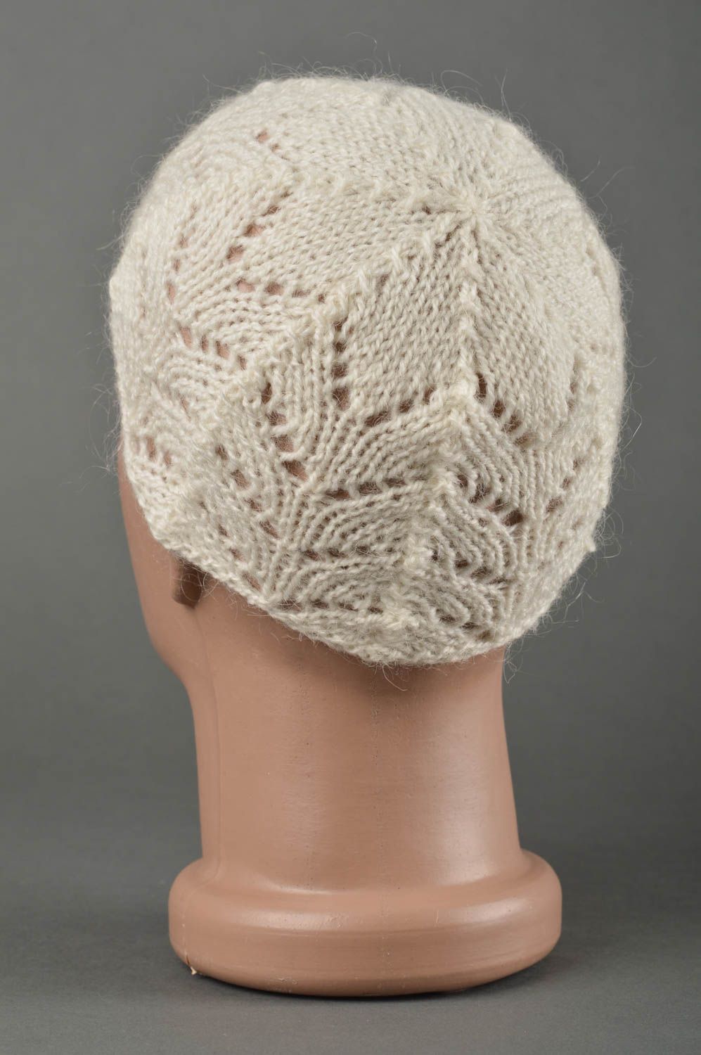 Bonnet tricot fait main Chapeau au crochet blanc ajouré Vêtement enfant photo 2