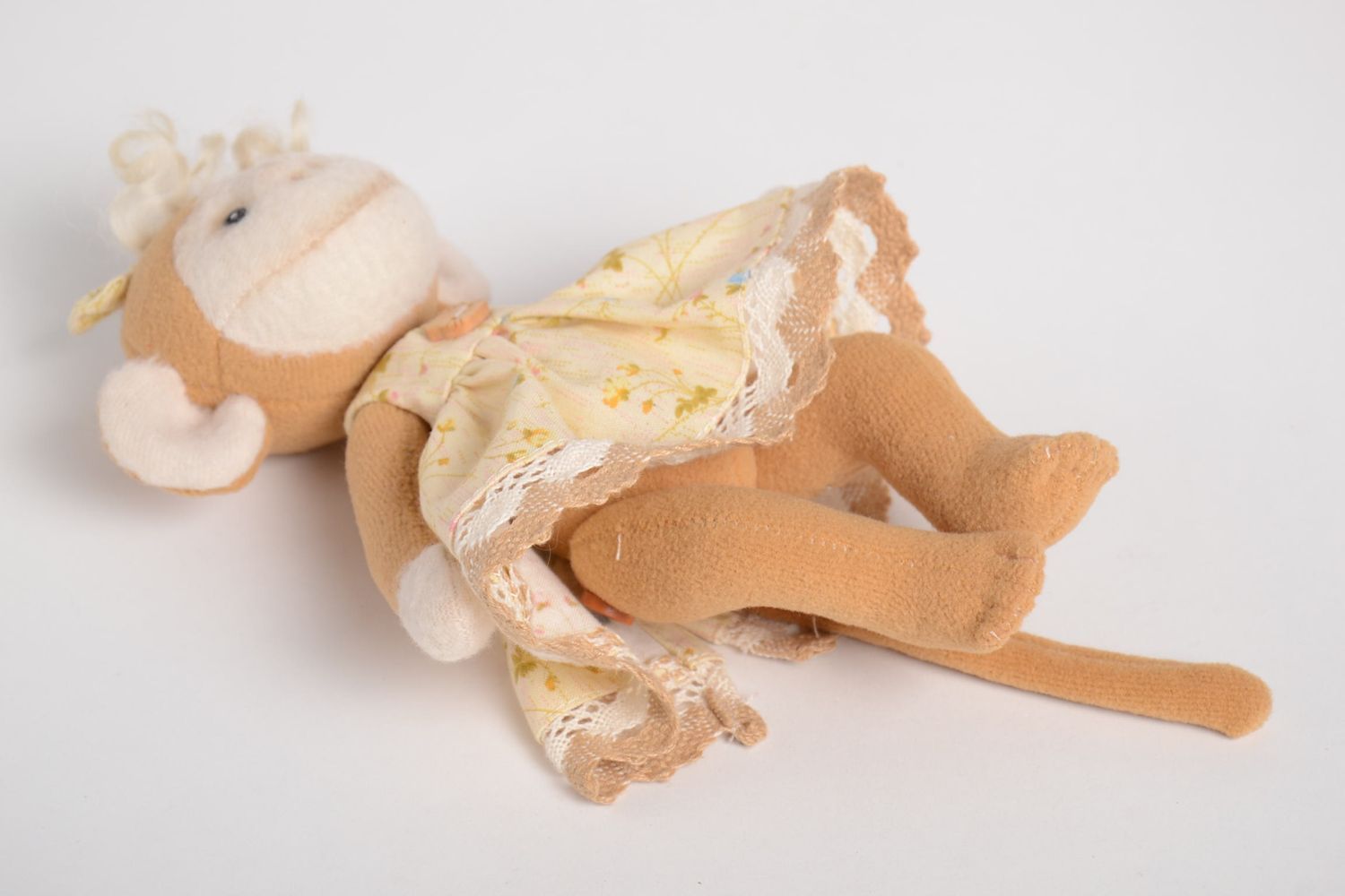 Handmade Kuscheltier Affe im zarten Kleid Geschenk für Kinder Stoff Spielzeug  foto 5
