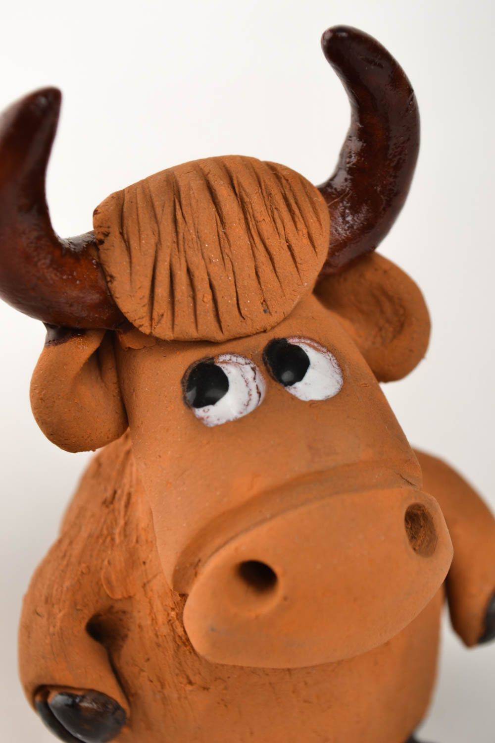 Statuetta mucca in argilla fatta a mano figurina decorativa in ceramica 
 foto 2