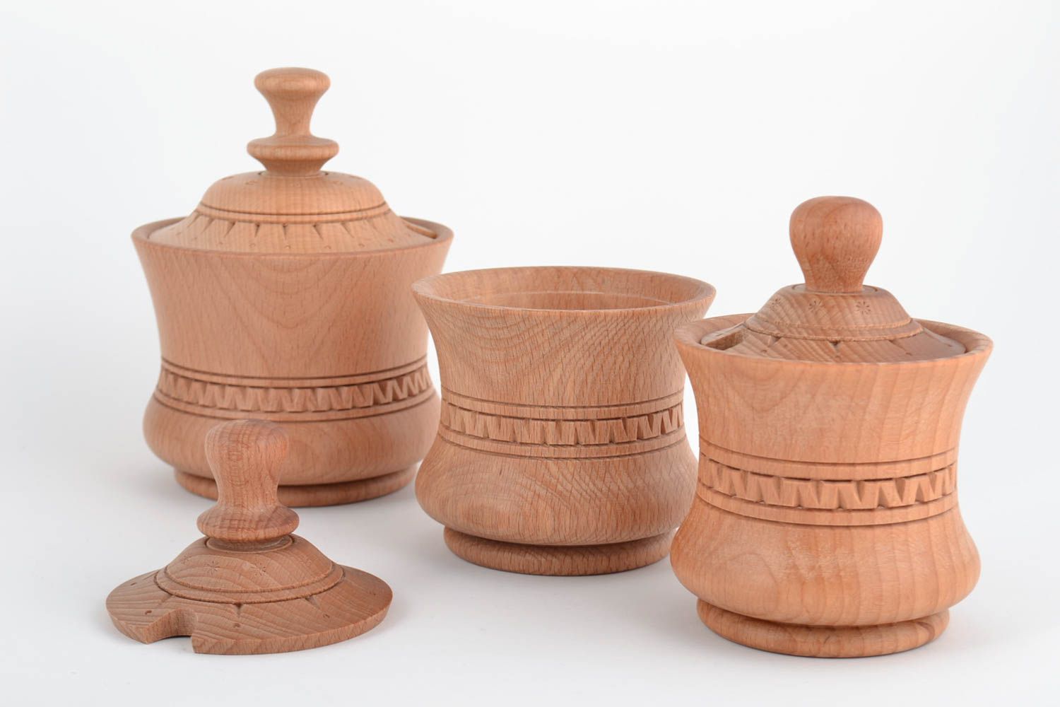 Pots de cuisine en bois trois pièces faits main taillés avec gravure originaux photo 5