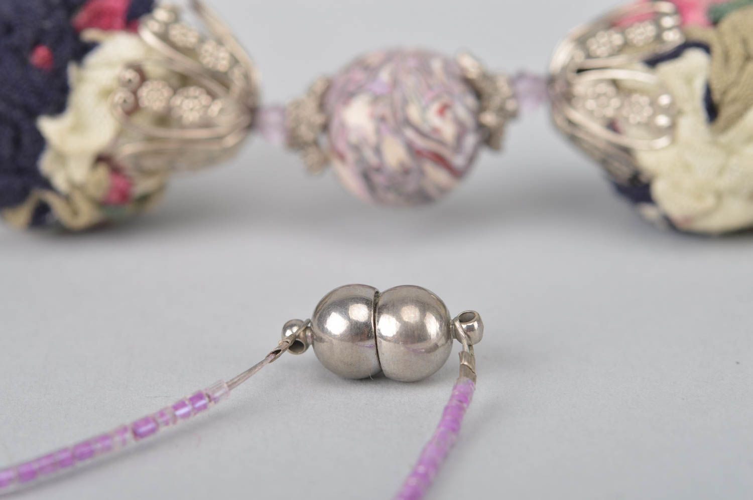 Collier textile Bijou fait main avec perles fantaisie Cadeau pour femme photo 4
