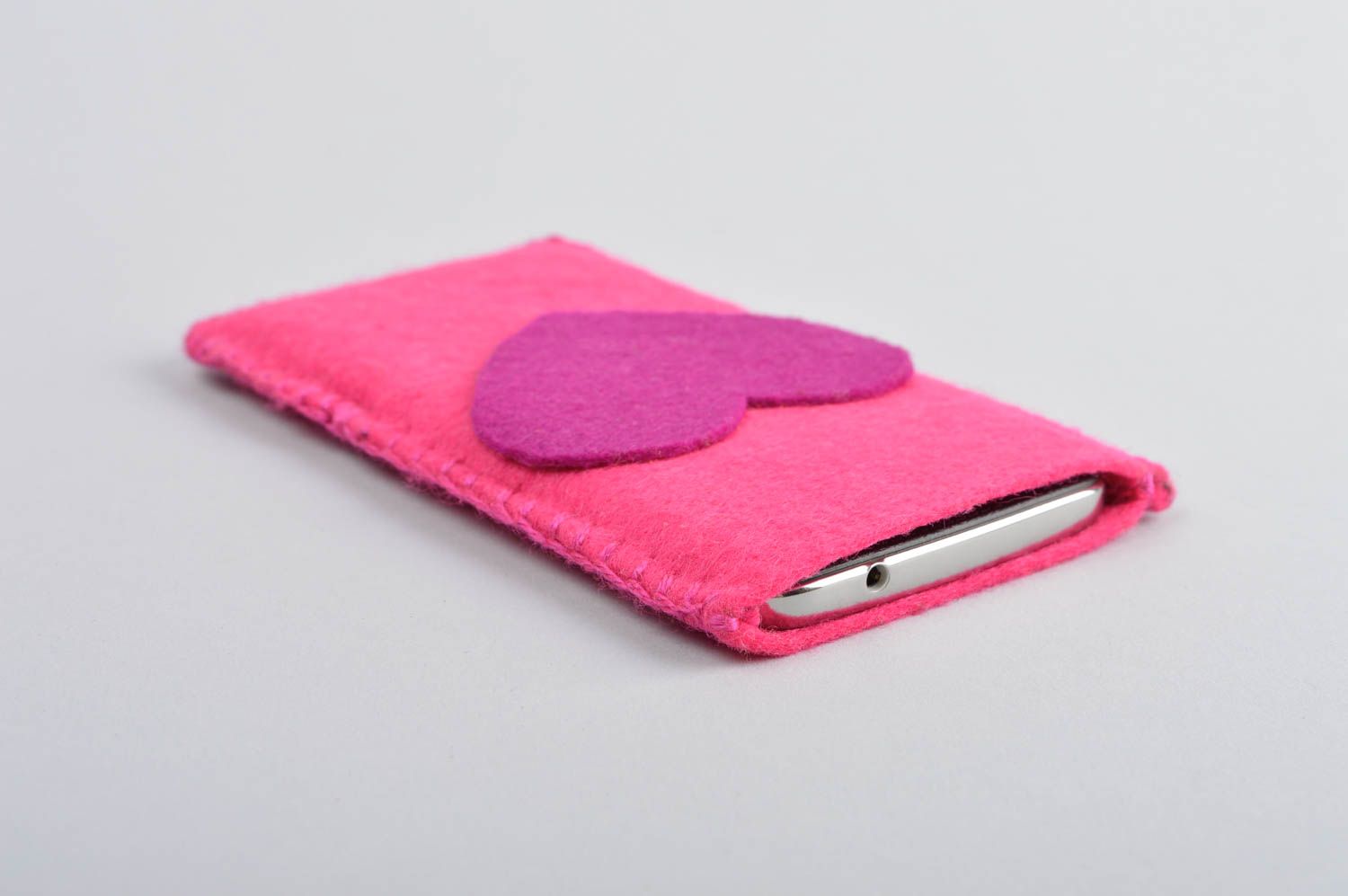 Housse téléphone portable faite main rose avec coeur Accessoire mobile photo 4