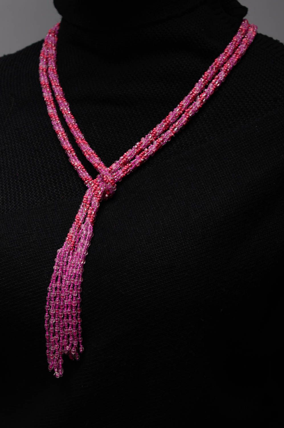 Beaded lariat necklace of crimson color photo 5