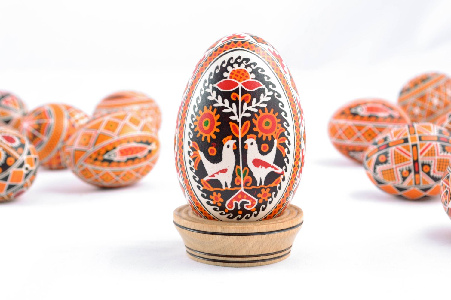 Яйцо к Пасхе с росписью в этническом стиле  фото 1