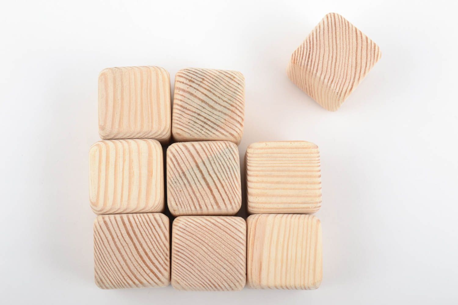Cubes pour bébé en bois brut faits main à décorer et peindre set de 9 pièces photo 3