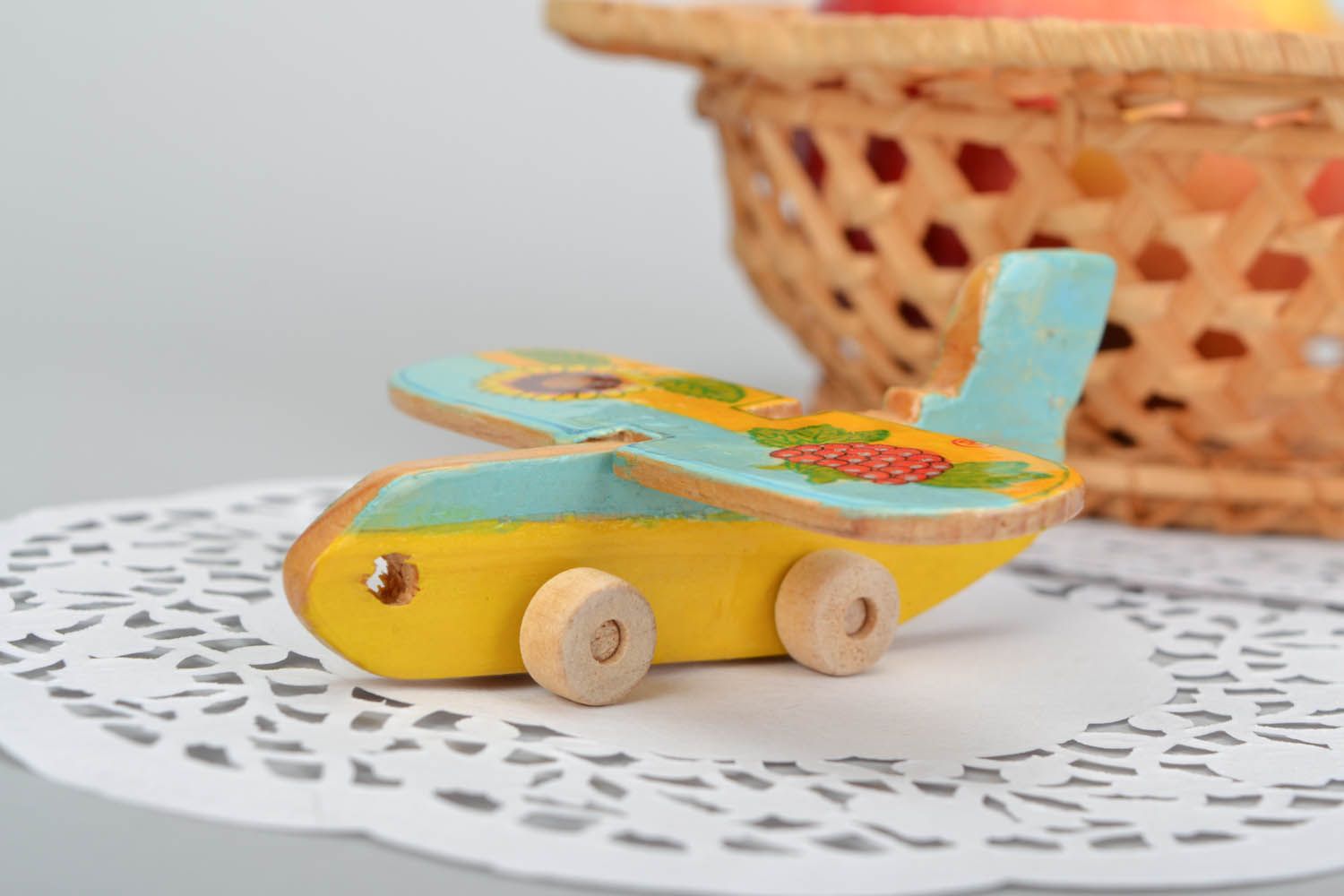 Spielzeug aus Holz Flugzeug foto 1