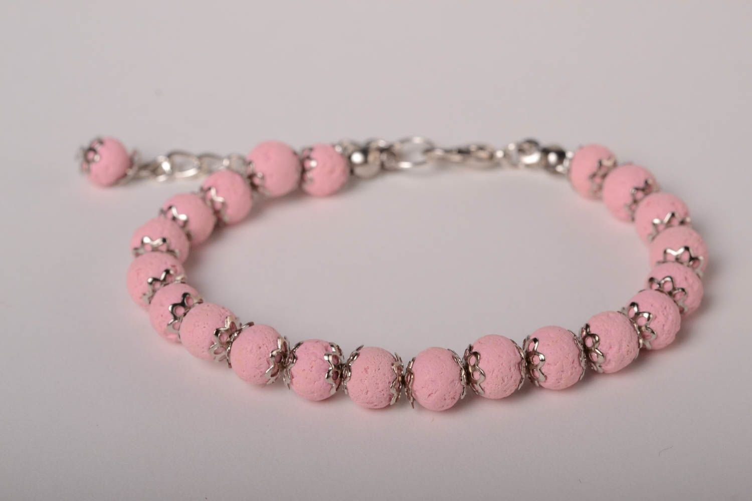 Подарок девушке браслет ручной работы розовый браслет из полимерной глины фото 3