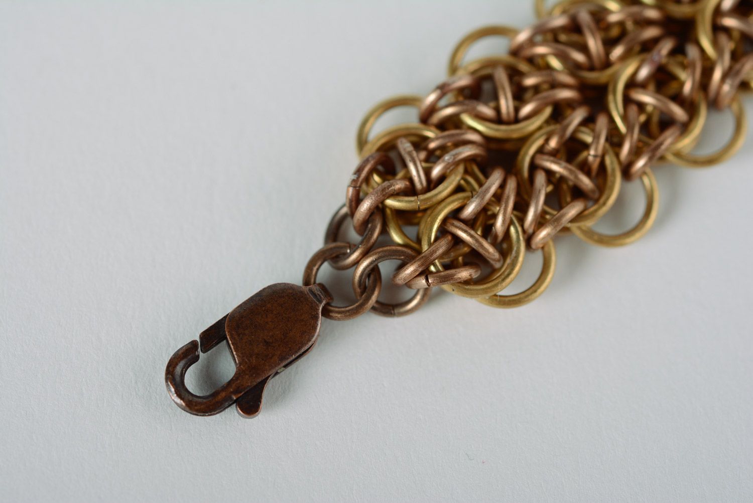 Bracelet en métal fait main original technique tressage de mailles pour femme photo 4