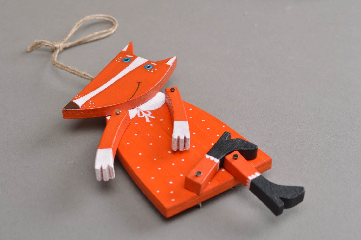 Suspension décorative jouet peint en forme de renard roux en bois faite main photo 4
