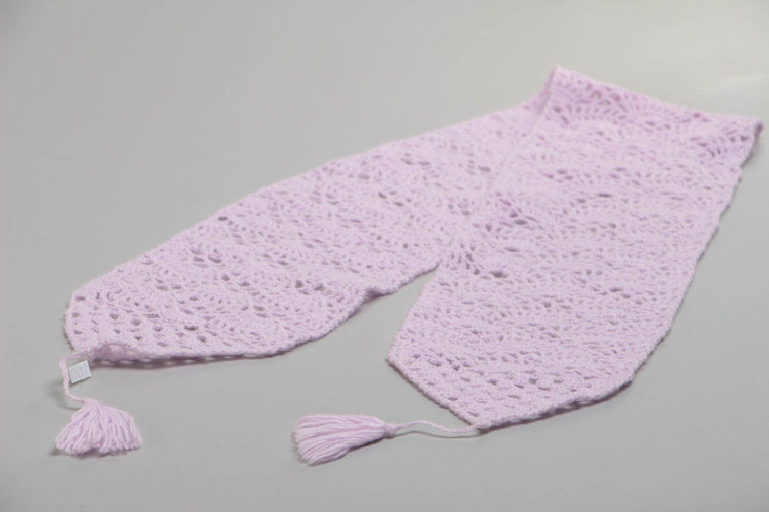 Écharpe tricotée en mohair au crochet rose clair ajourée avec glands faite main photo 3