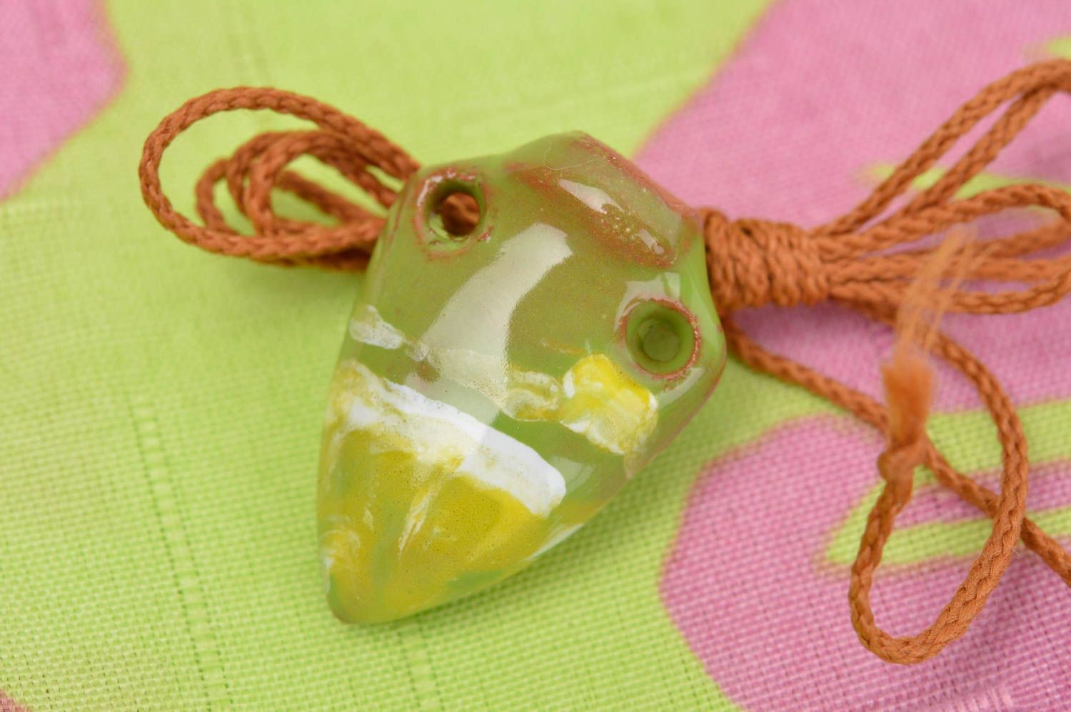 Кулон ручной работы глиняный аромакулон украшение на шею Зеленый кувшин фото 1