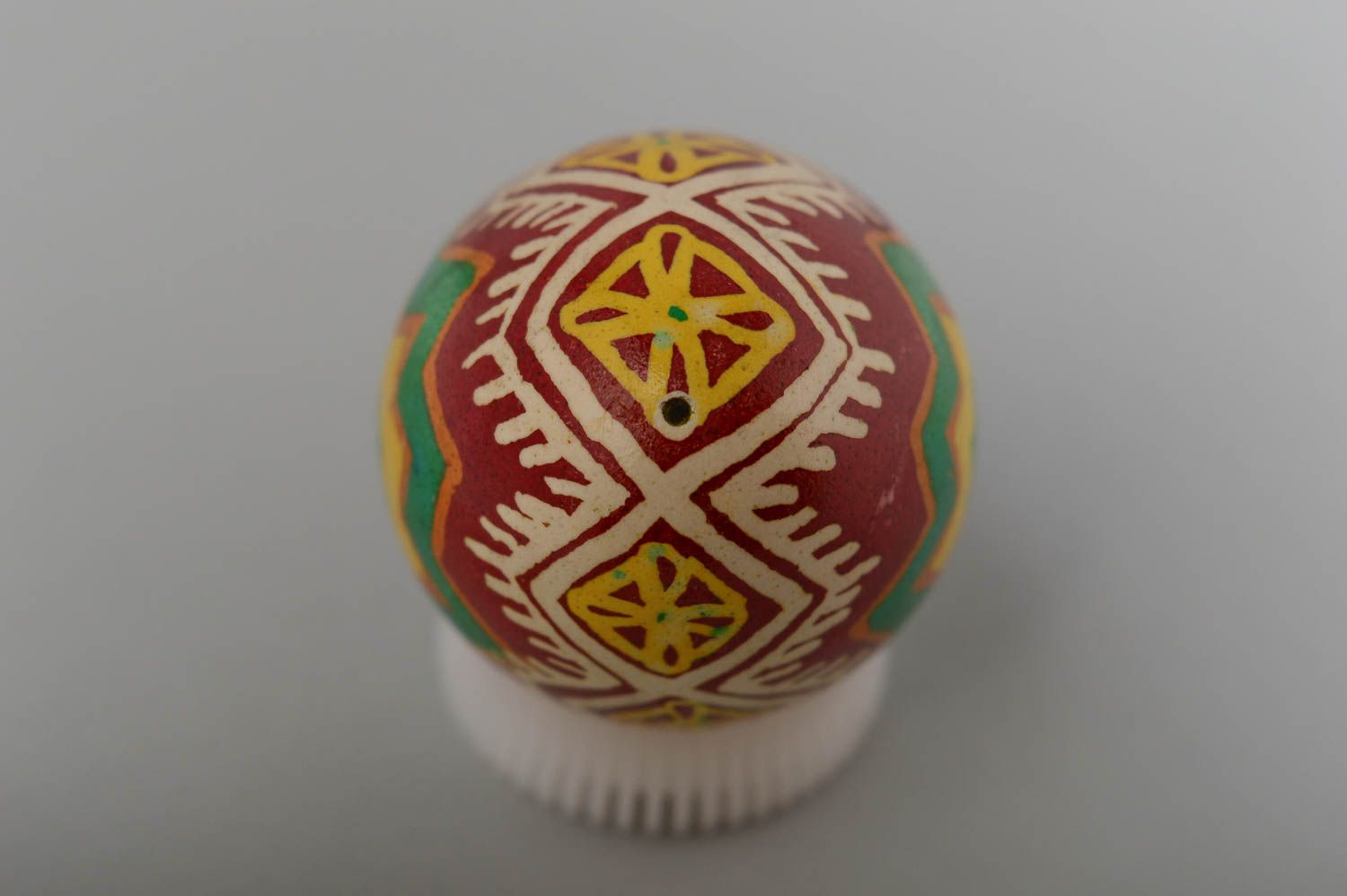 Handmade bright egg beautiful painted Easter egg unusual Easter decor ideas photo 4