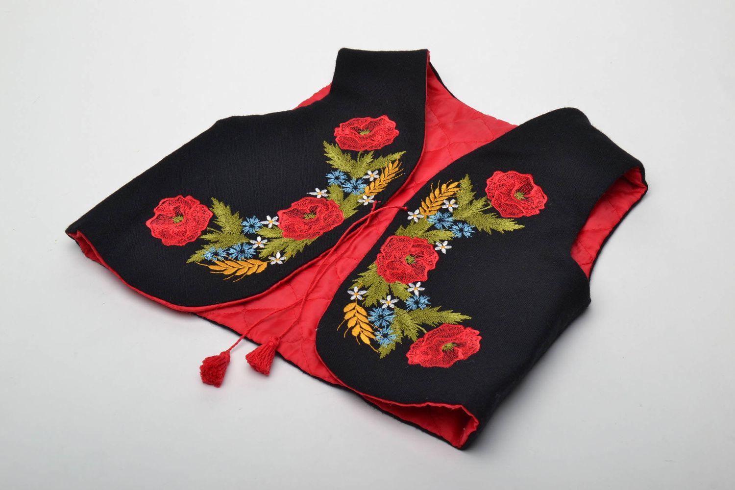 Children's warm vest with embroidery photo 5