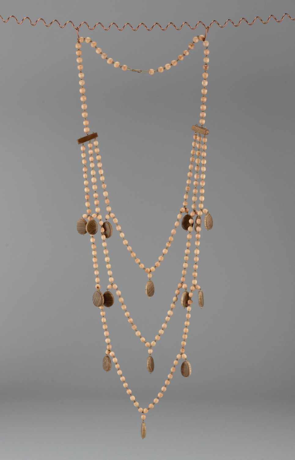 Ethnische Halskette aus Holz mit Schließe foto 2