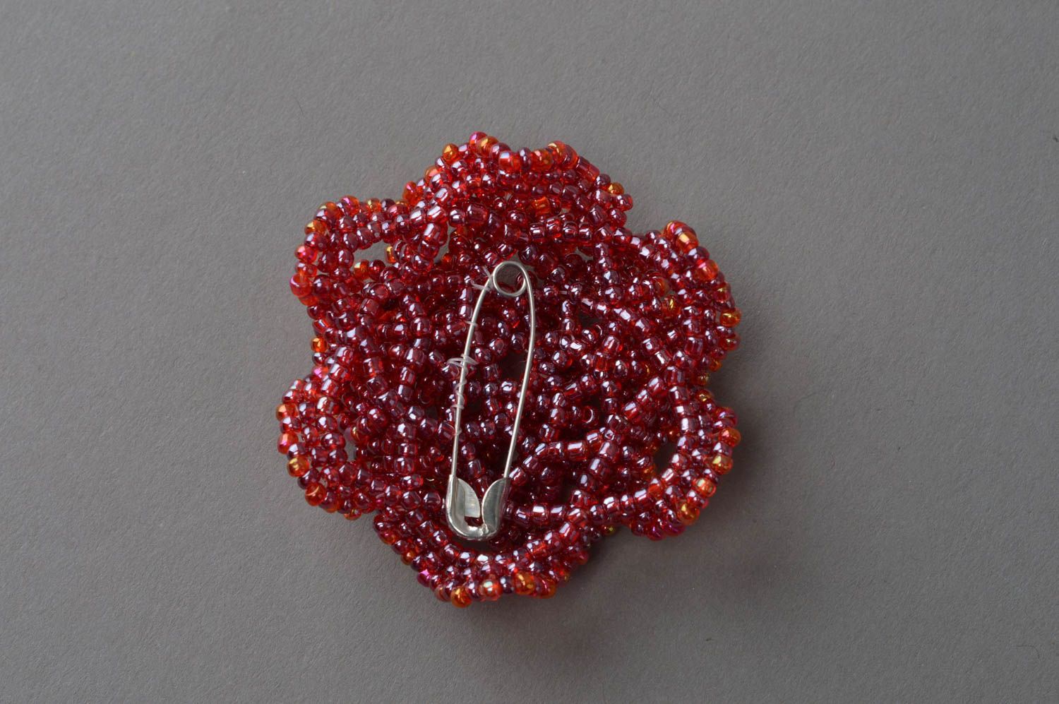 Broche fleur rouge faite main en perles de rocaille accessoire pour femme Rose photo 3