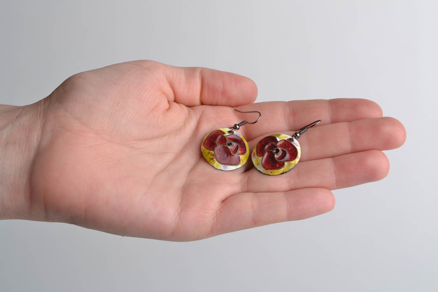 Handmade round copper earrings painted with colorful enamels red poppy flowers photo 2