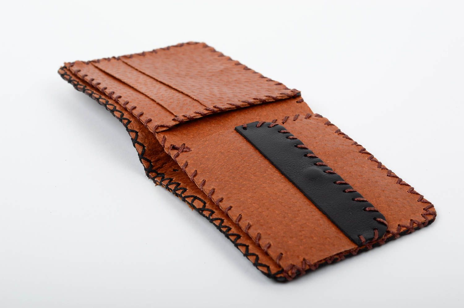 Симпатичный кожаный кошелек обшитий нитками внутренние отделения ручная работа фото 2