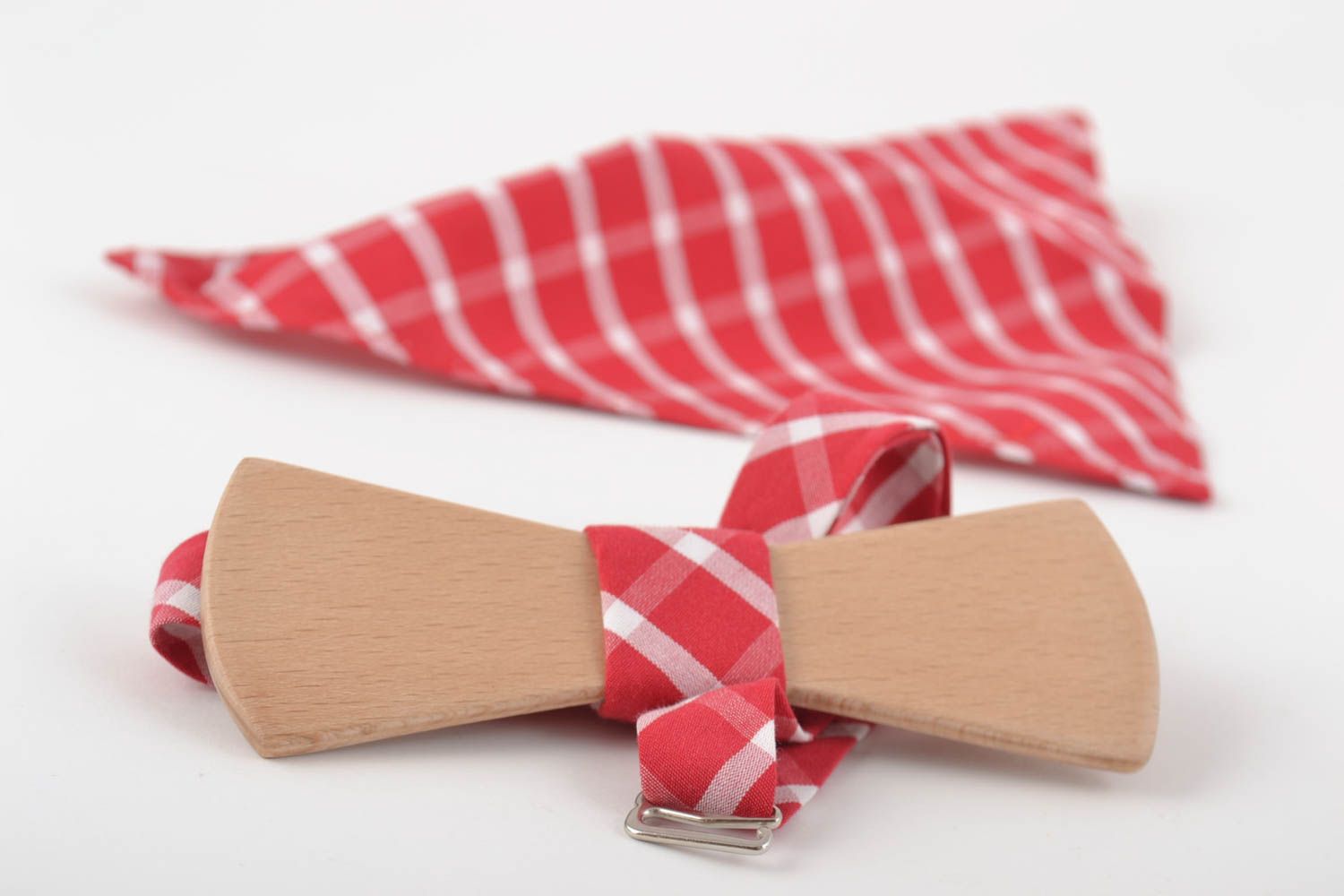 Set of beautiful design wooden bow tie and checkered cotton pocket square photo 5