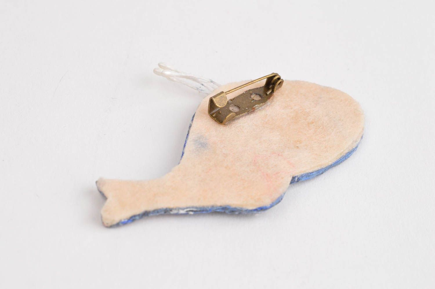 Broche faite main baleine Broche originale en porcelaine froide Accessoire femme photo 3