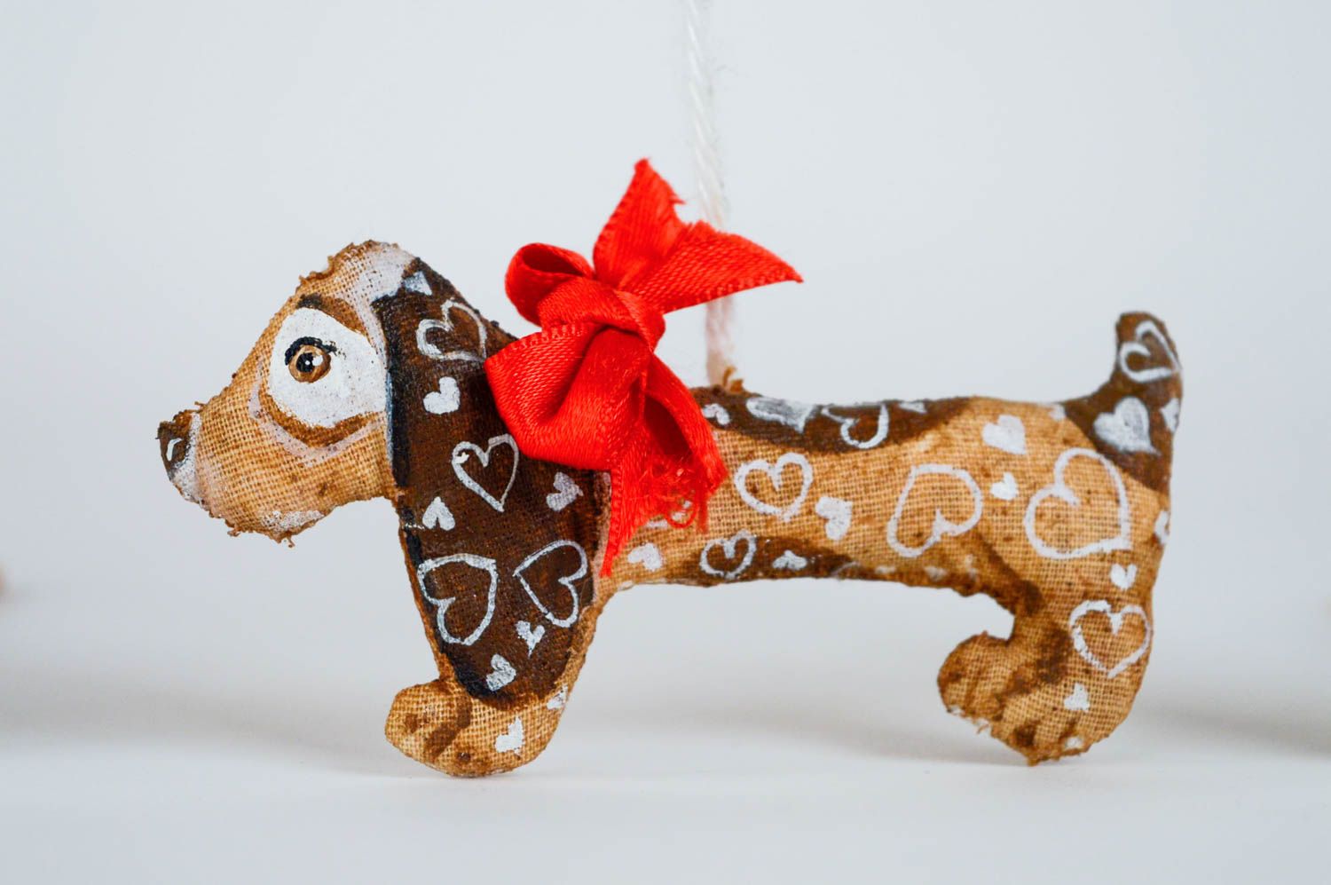 Peluche chien petite décorative à accrocher brune à motif parfumée faite main photo 2