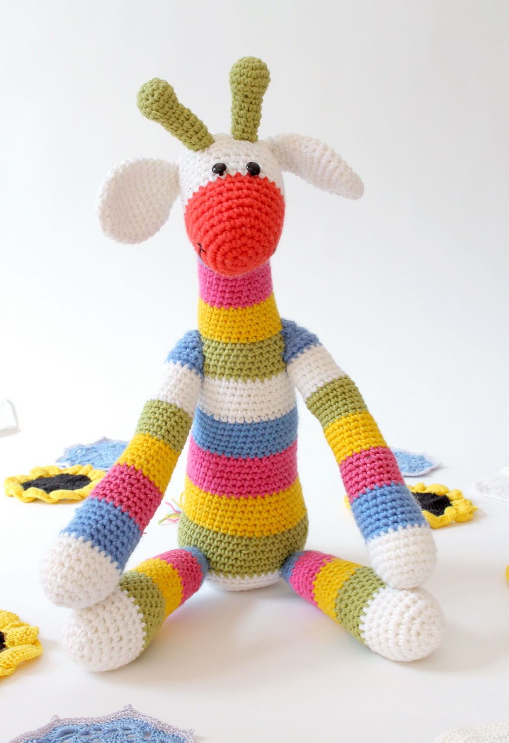 Giraffa a maglia fatta a mano pupazzo morbido da bambini giocattolo a uncinetto foto 2