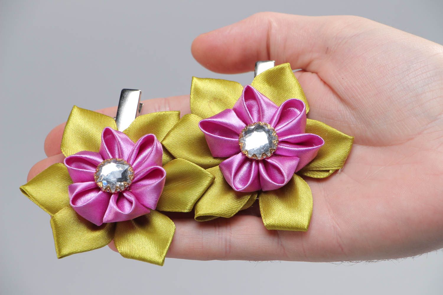 Set of handmade festive hair clips with satin ribbon kanzashi flowers 2 items photo 5