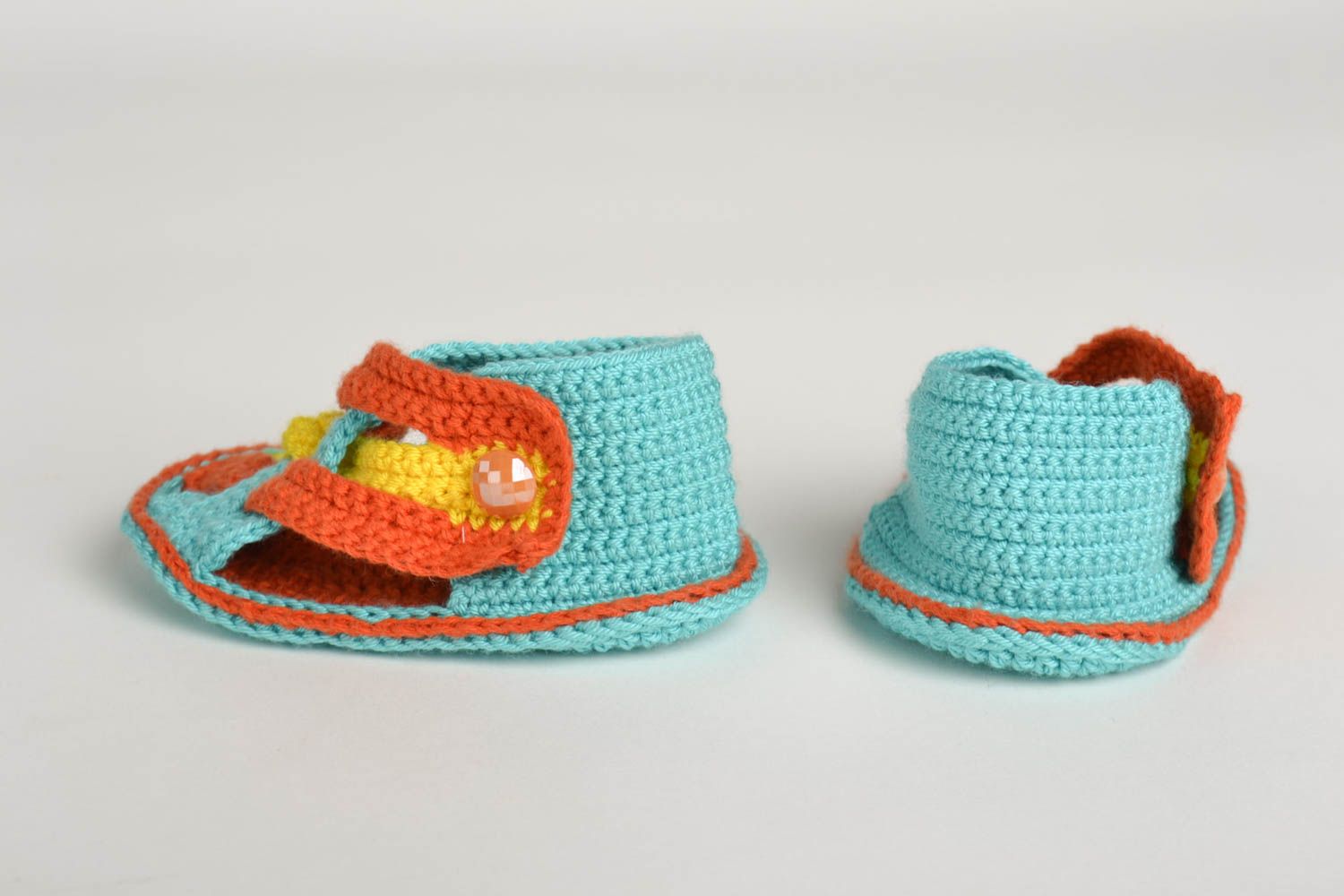 Handgefertigte Schuhe gehäkelte Babyschuhe Geschenke für Kleinkinder Sandallien foto 4