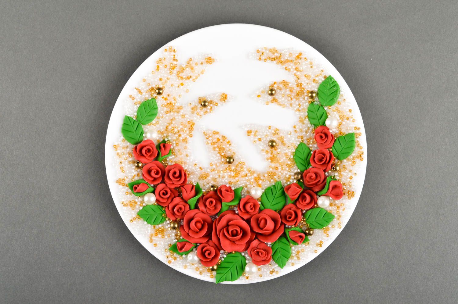 Plato de arcilla artesanal con flores rojas utensilio de cocina menaje del hogar foto 3
