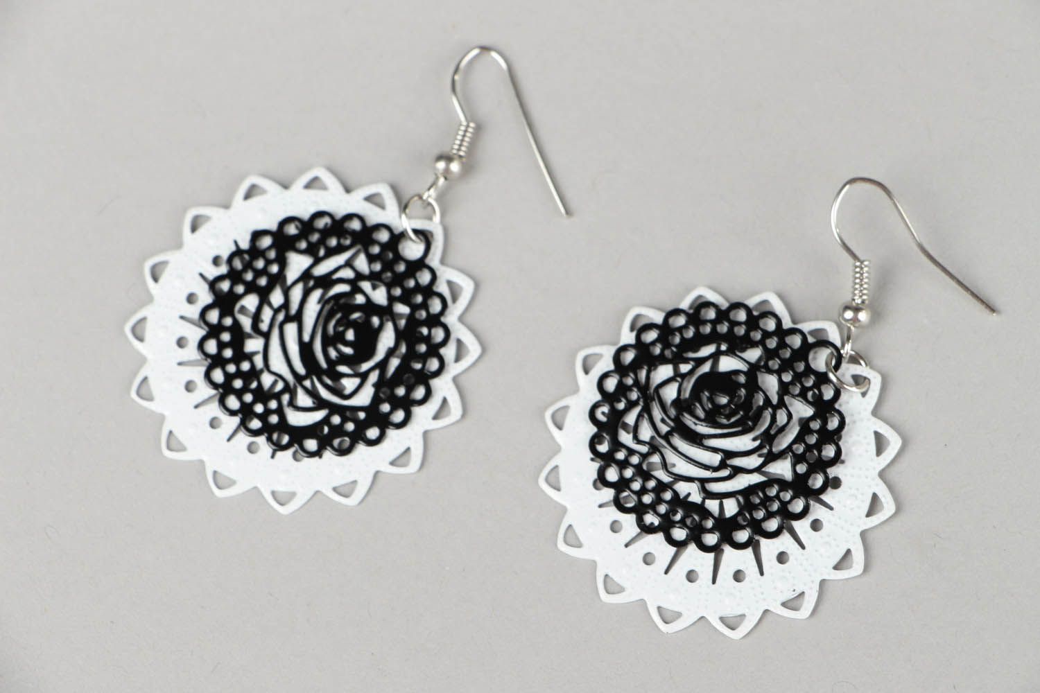 Earrings with roses photo 1