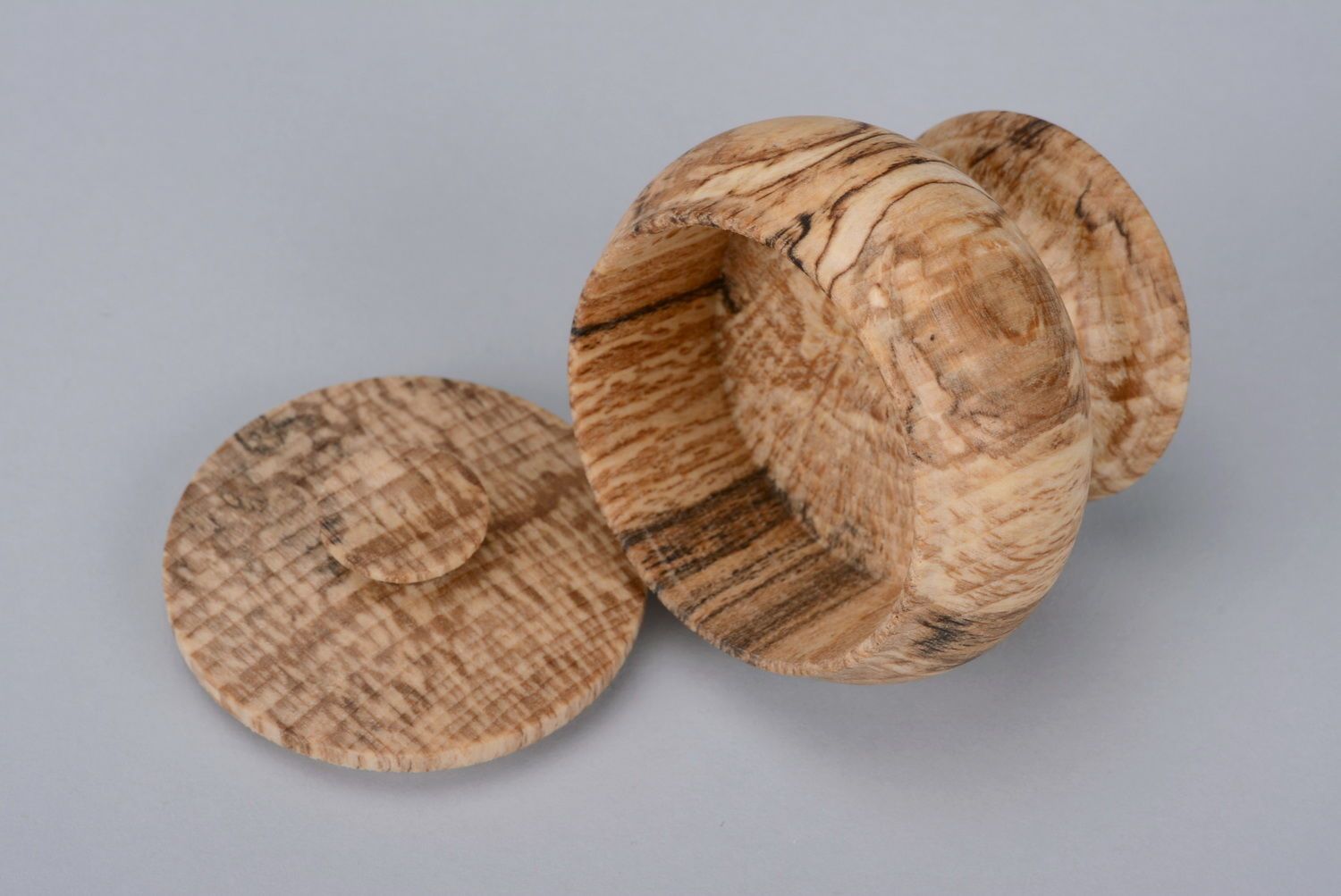 Saliera di legno con coperchio fatta a mano barattolo di legno per sale
 foto 3