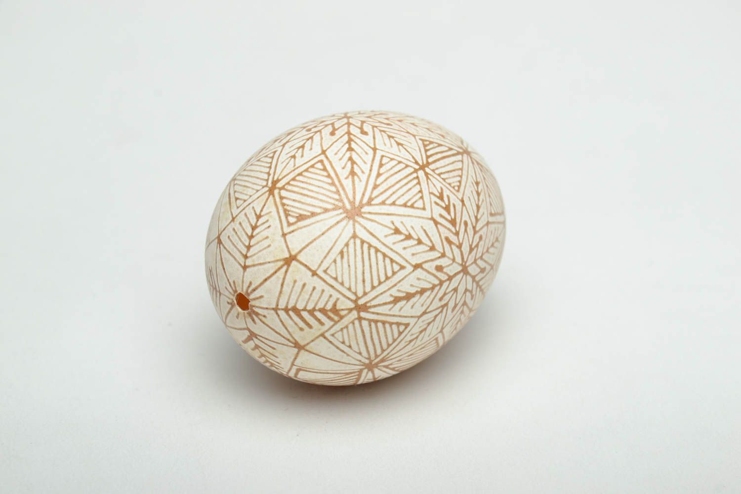 Easter egg made using vinegar etching technique photo 3