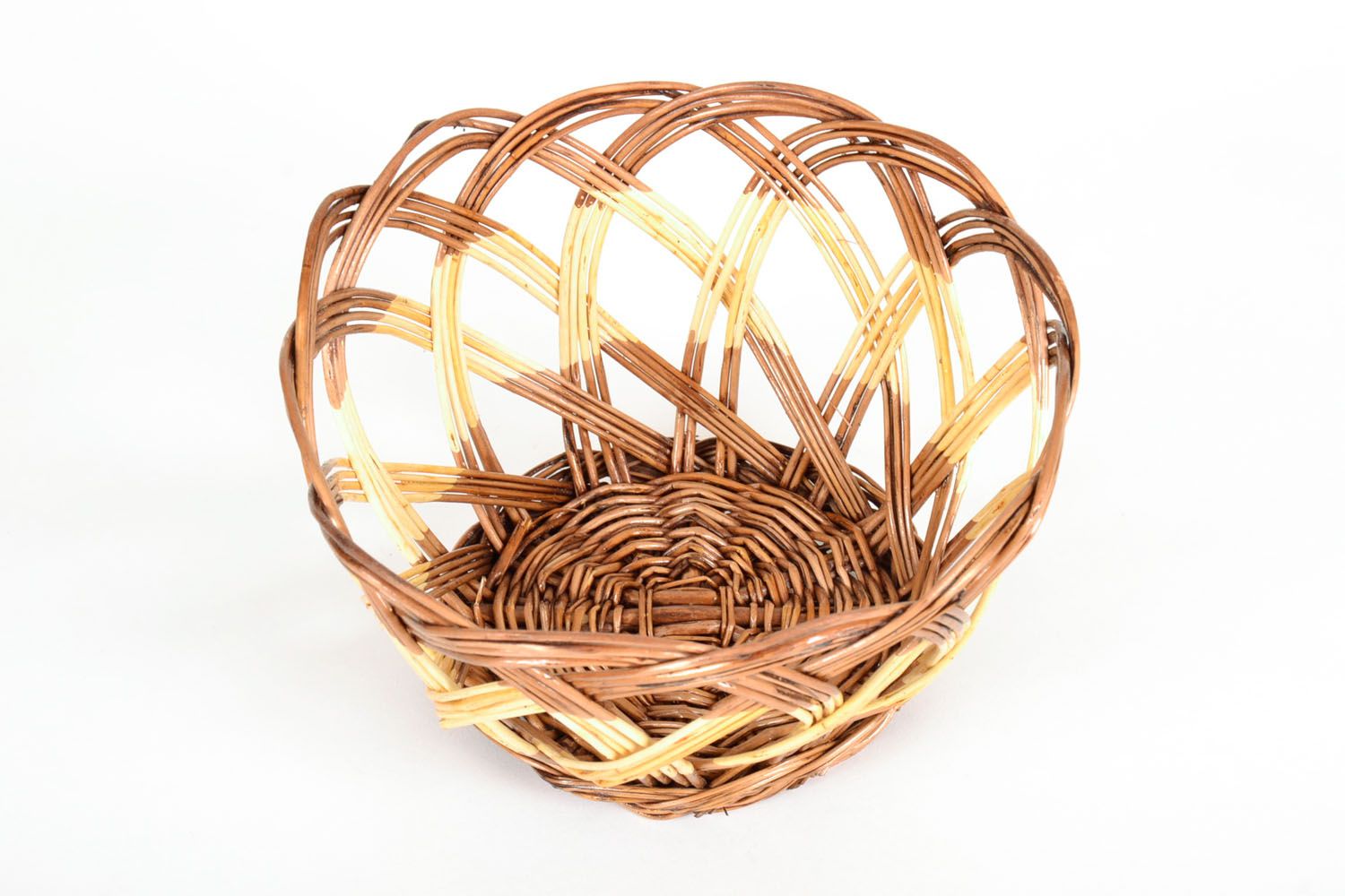 Woven basket for candies photo 2