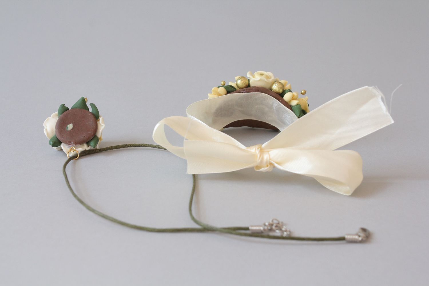 Parure de bijoux en pâte polymère: pendentif et bracelet  photo 3