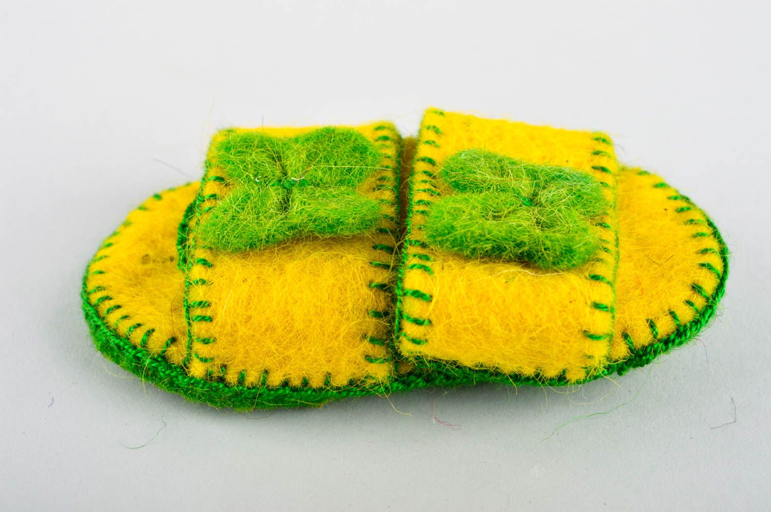 Pantoufles en laine fait main Idée Déco maison jaunes en laine feutrée photo 10
