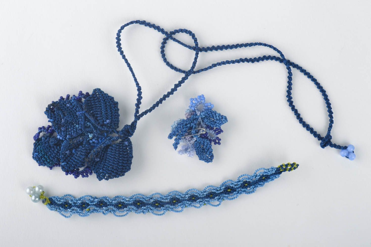 Parure Bracelet macramé Broche fleur faits main Pendentif bleu originaux 3 pcs photo 2