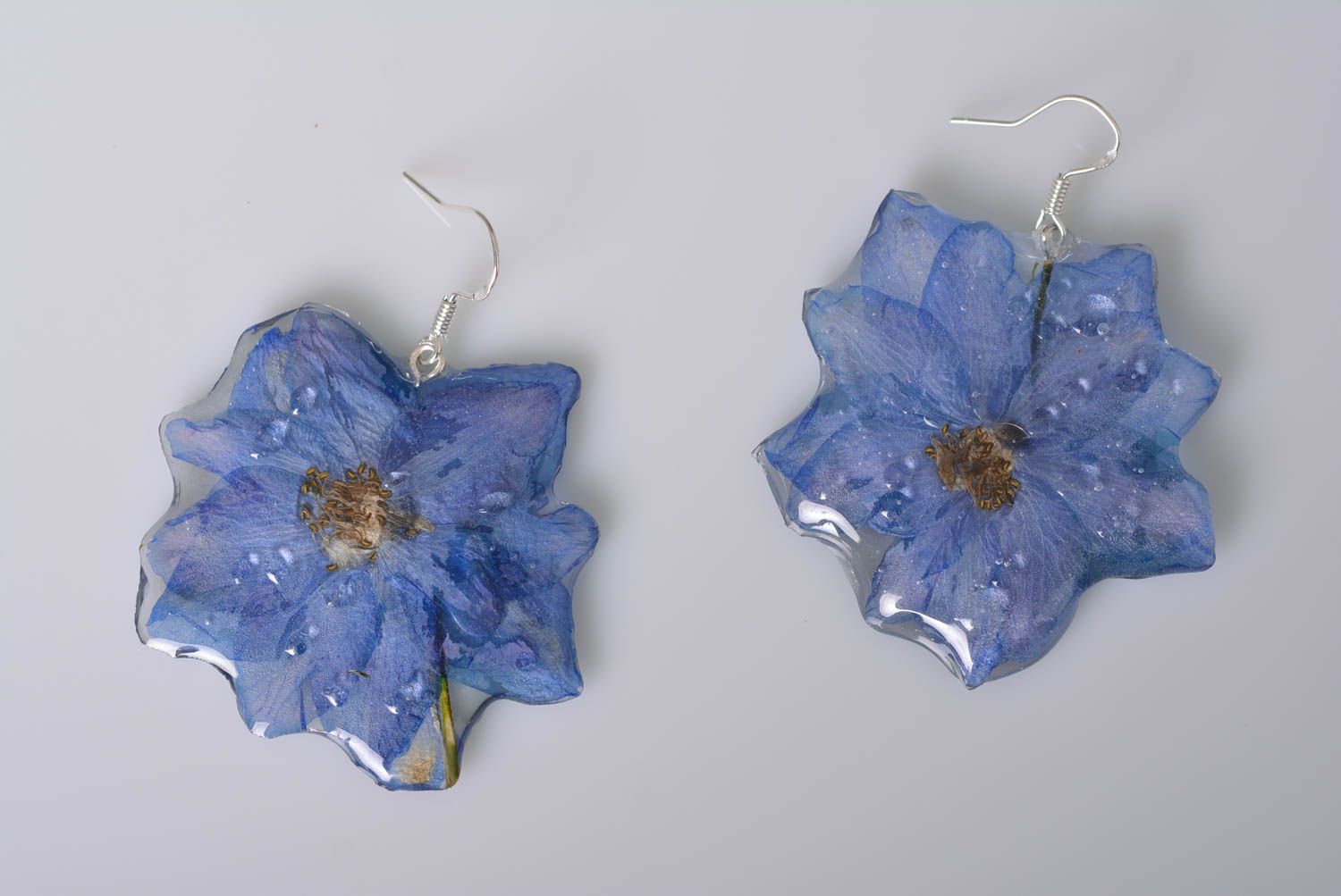Pendientes hechos a mano regalo original bisutería fina con flores azules foto 4