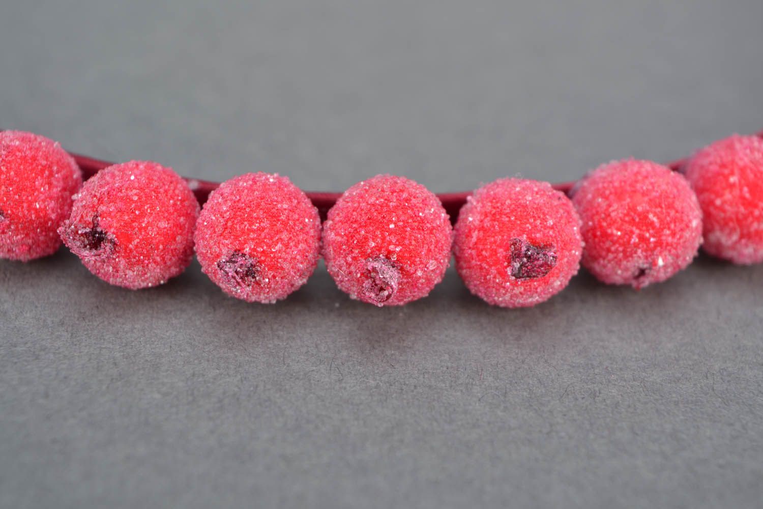 Hair band with red berries photo 4