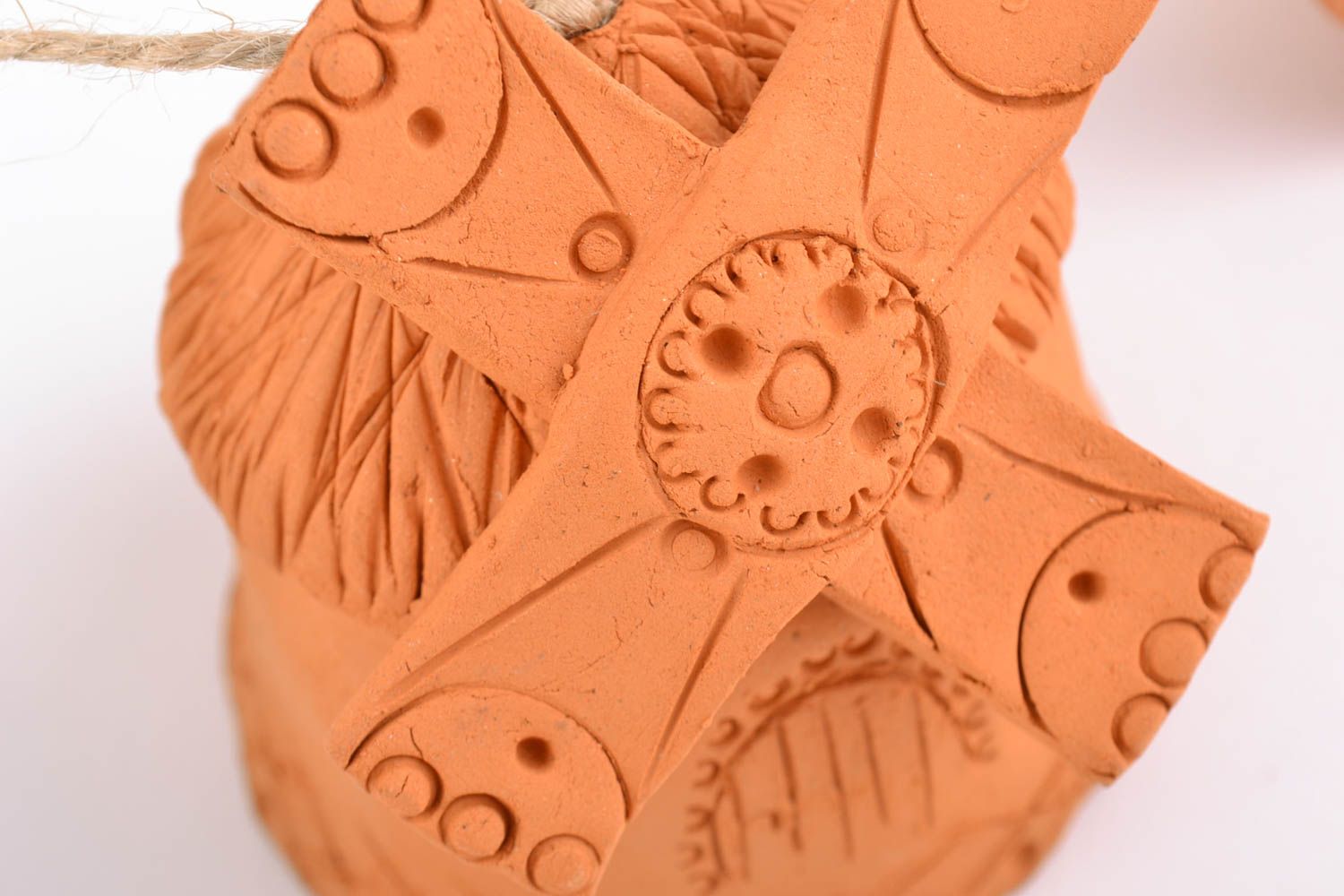 Комплект глиняных колокольчиков в виде домиков ручной работы красивые коричневые фото 3