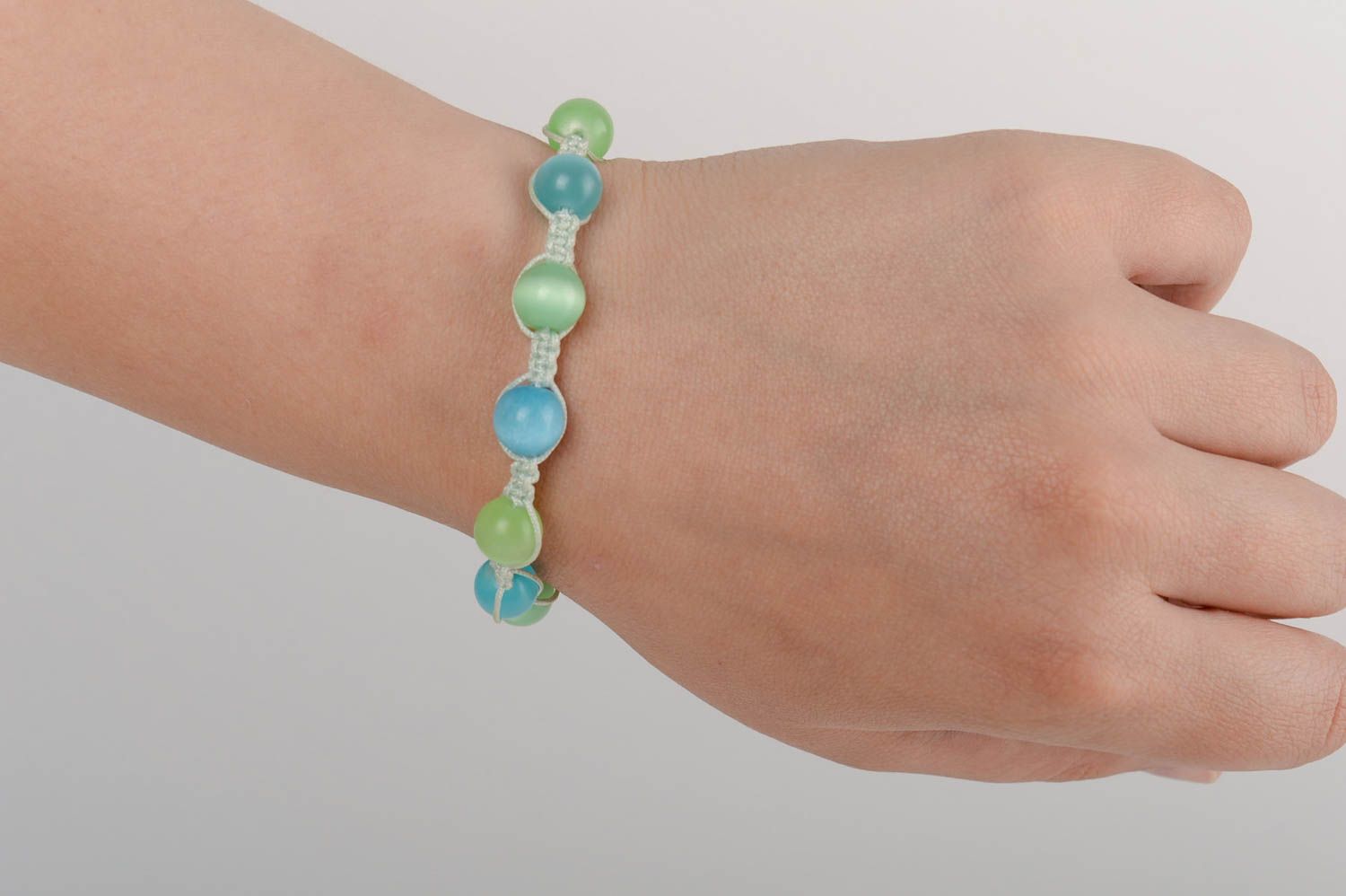 Bracelet en macramé tressé pierre œil-de-chat bleu-vert original fait main  photo 5