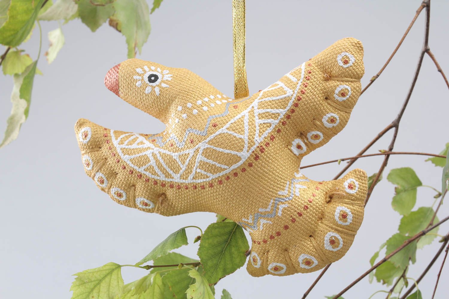 Pingente macio têxtil feito à mão de tecido para decoração do interior de materiais naturais Pássaro do fogo foto 1